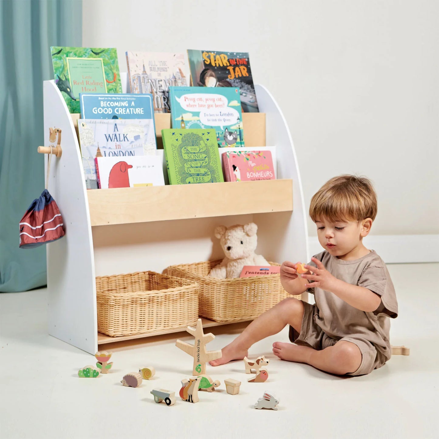 LIBRERIA MONTESSORIANA TENDER LEAF